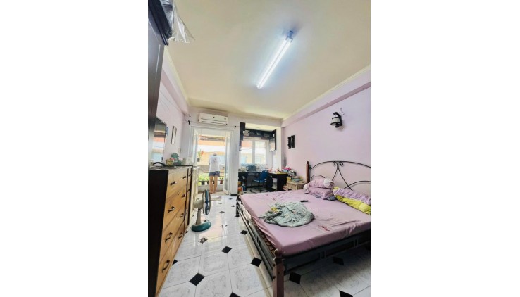 Ngộp Lạc Long Quân - Quận 11- HXH vô nhà 60m2 - 3 tầng BTCT